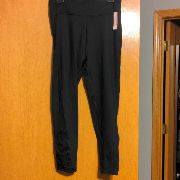 Victoria's Secret Incredible Essential Ultra High Rise Lace Up Leggings - Picture 3 of 7